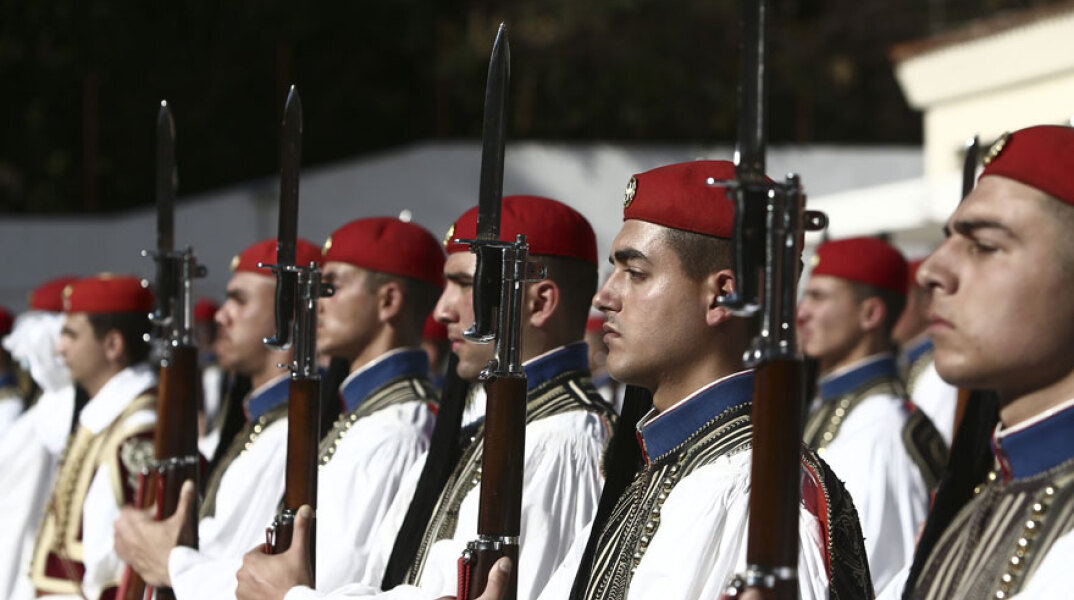 ΑΡΧΕΙΟ - Εύζωνες 