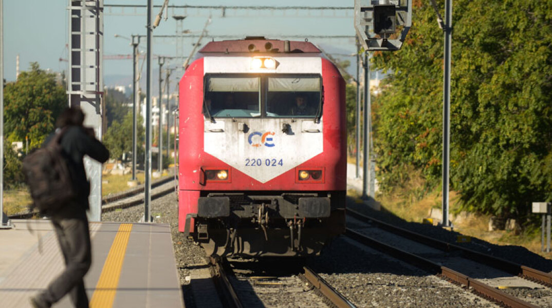 Προαστιακός - Λουτράκι