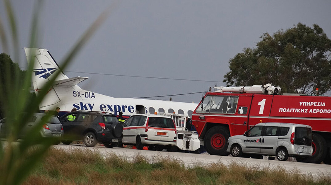 Το αεροσκάφος της Sky Express έπειτα από μια «τρελή» πτήση στη Ρόδο στις 2/2/2015  