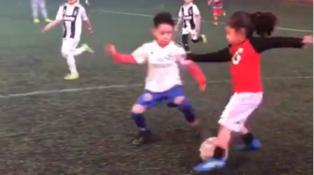 Η λιλιπούτεια αθλήτρια που μιλά στην μπάλα