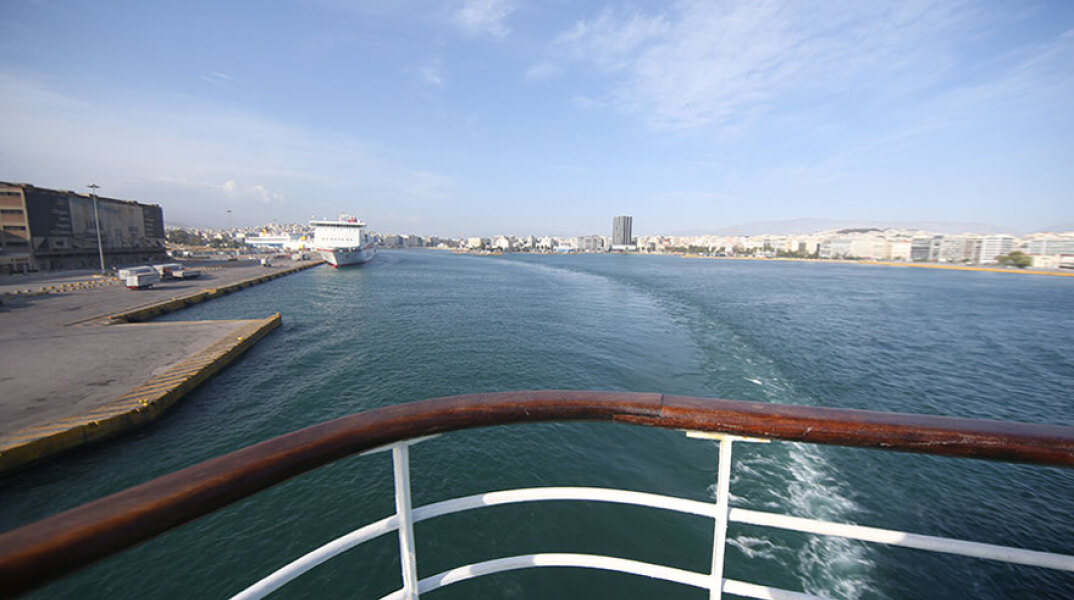 Πλοίο στον Πειραιά