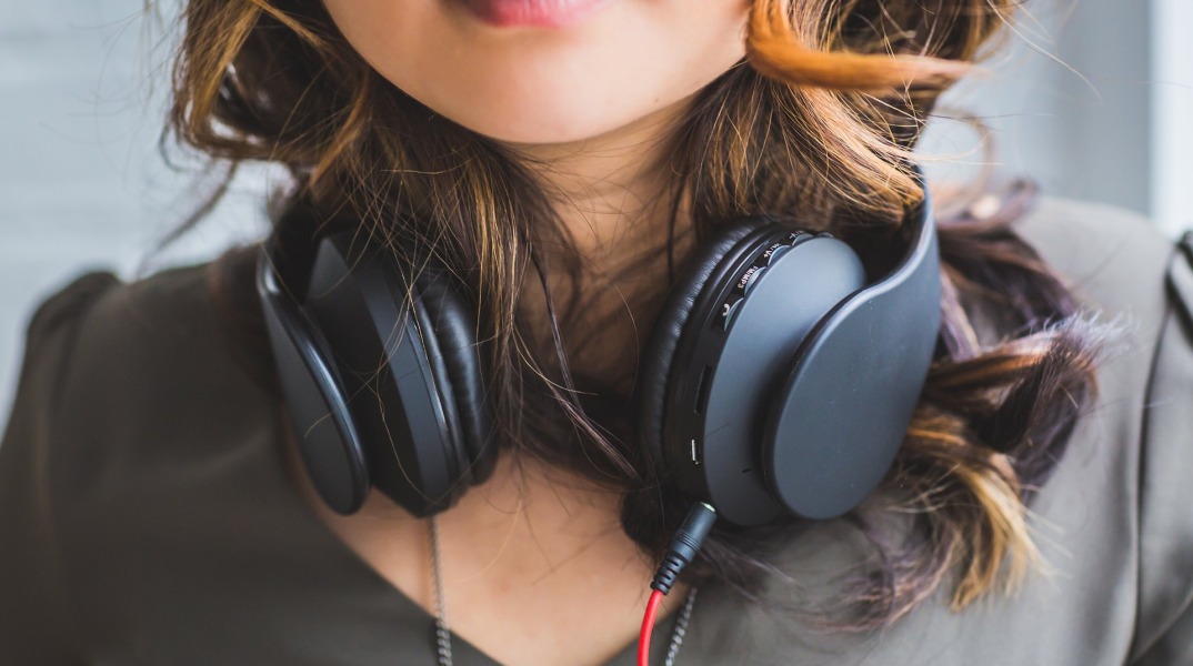 Παγκόσμια Ημέρα Ακοής: Ποιες καθημερινές συνήθειες  μας… κουφαίνουν;