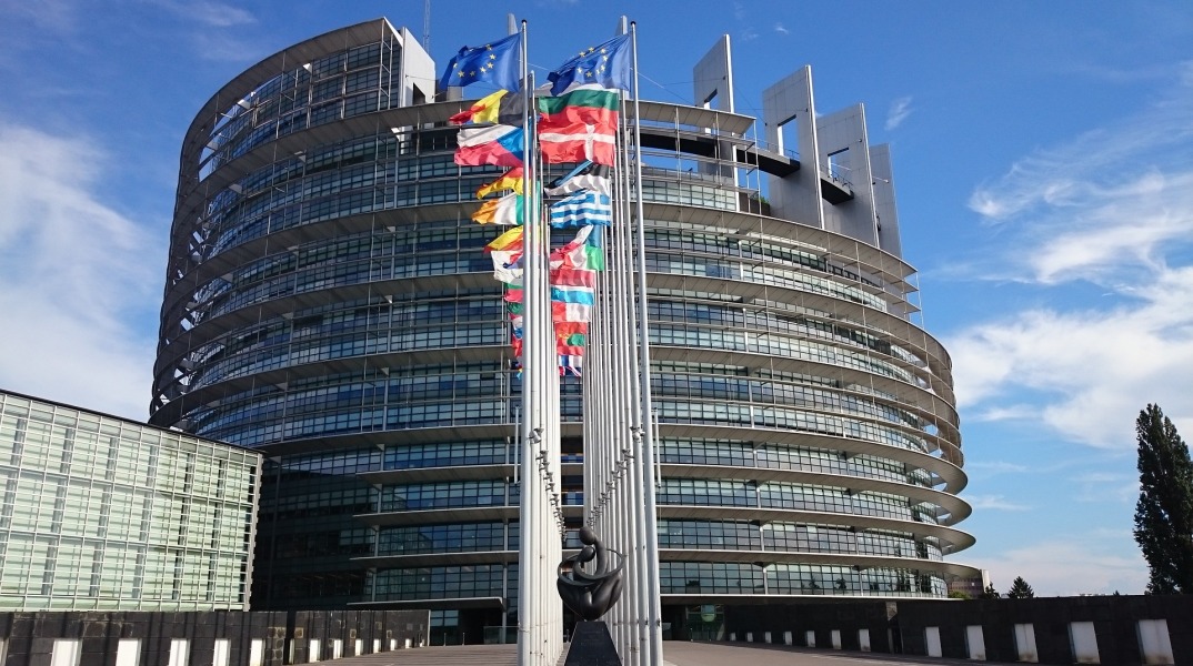parliament-1564427_1920.jpg