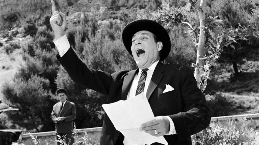 Λάμπρος Κωνσταντάρας 