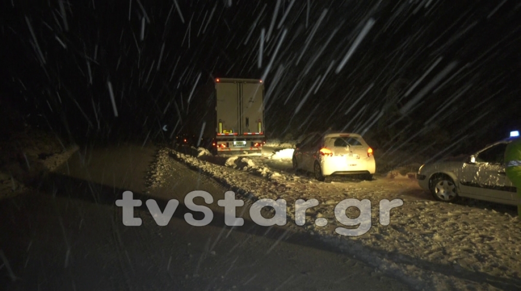 Δίπλωσε νταλίκα στον Δομοκό 
