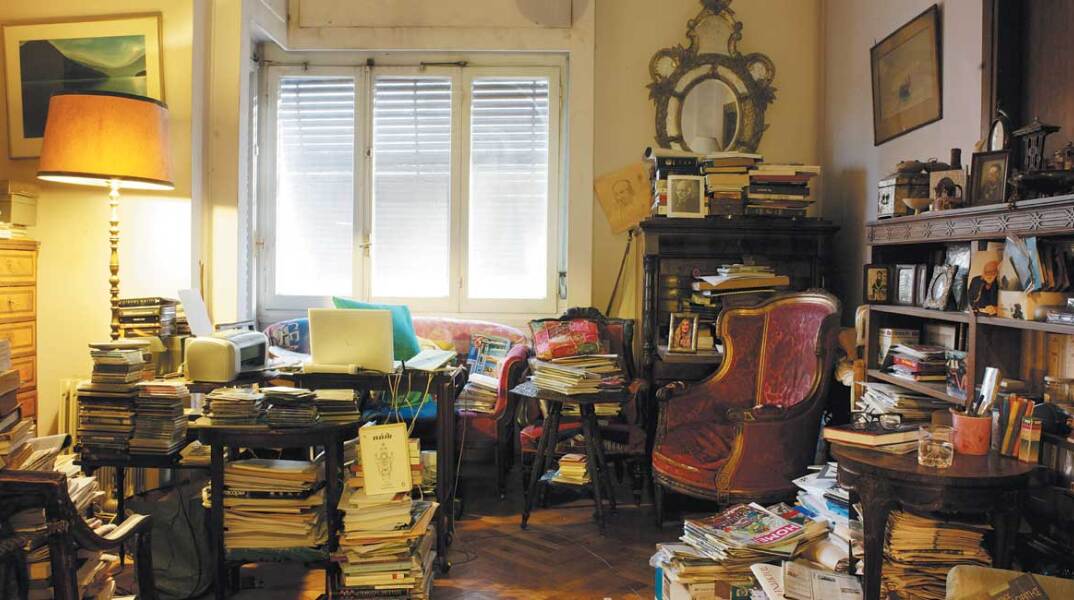 Η βιβλιοθήκη του Νάνου Βαλαωρίτη 