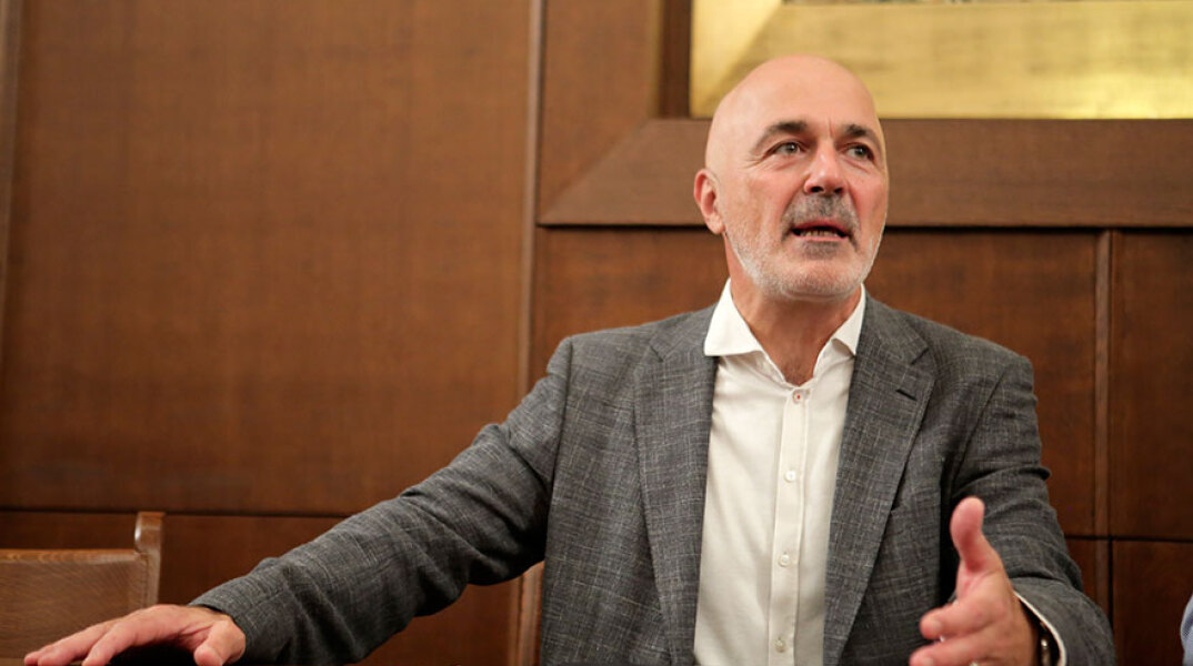 Στάθης Λιβαθινός