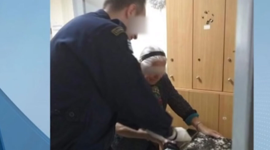 Σύλληψη 90χρονης που πωλούσε «τερλίκια» χωρίς άδεια