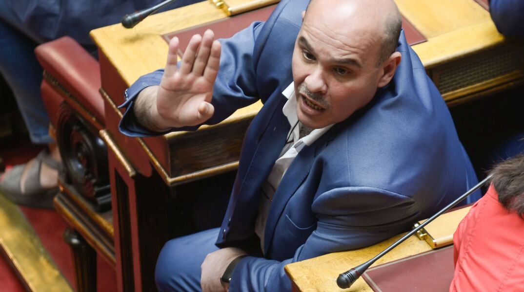 Μιχελογιαννάκης εναντίον Τσιρώνη για το Καστελόριζο 