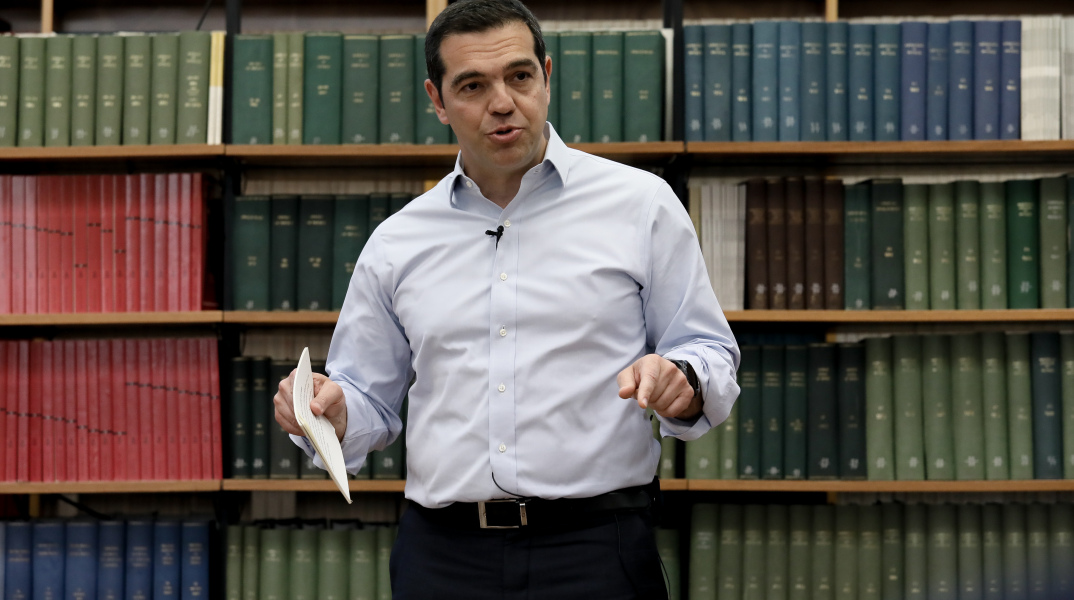Εντυπωσιασμένος από τη «μεταμόρφωση» του Αλ. Τσίπρα δηλώνει ο Μερνάρ-Ανρί Λεβί