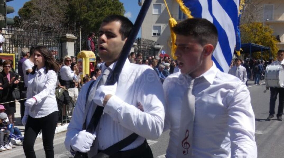 Χανιά: Καταχειροκροτήθηκε ο τυφλός σημαιοφόρος 