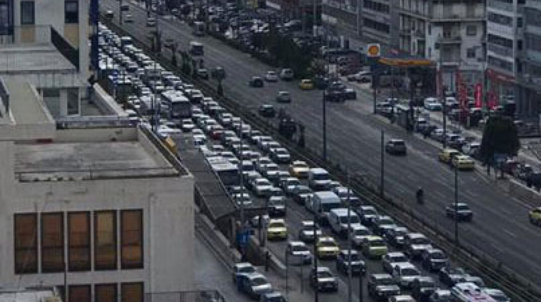 Κυκλοφοριακό κομφούζιο στη Συγγρο