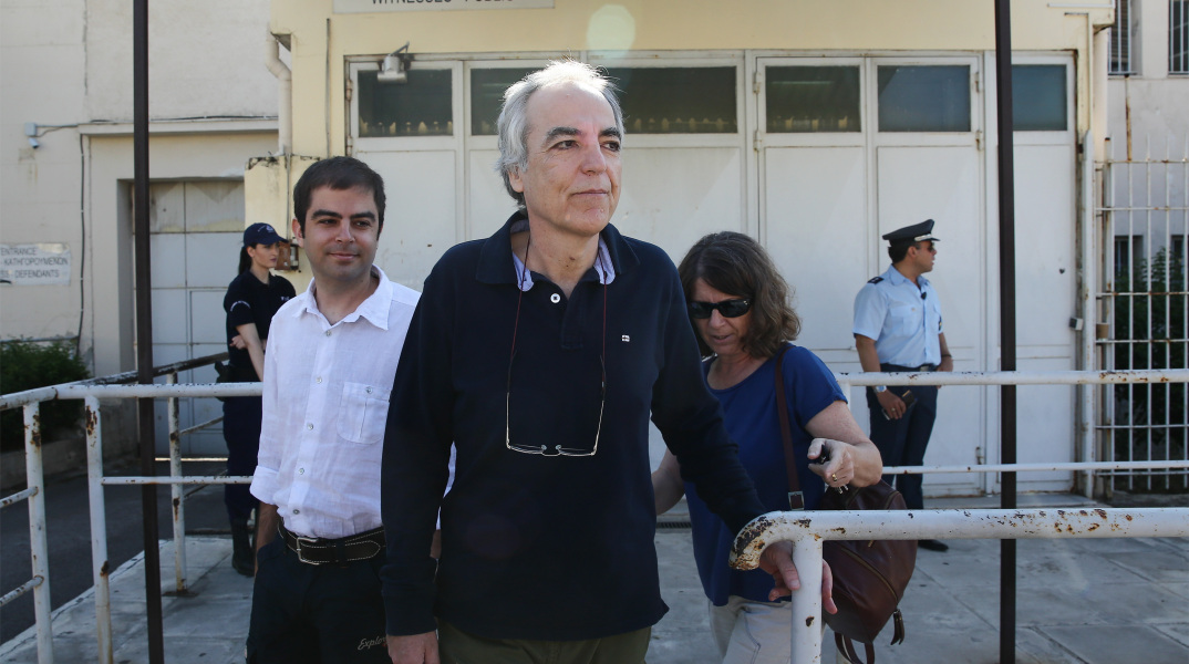 Πανελλαδική συγκέντρωση αντιεξουσιαστών στο Βόλο για να πάρει άδεια ο Κουφοντίνας 
