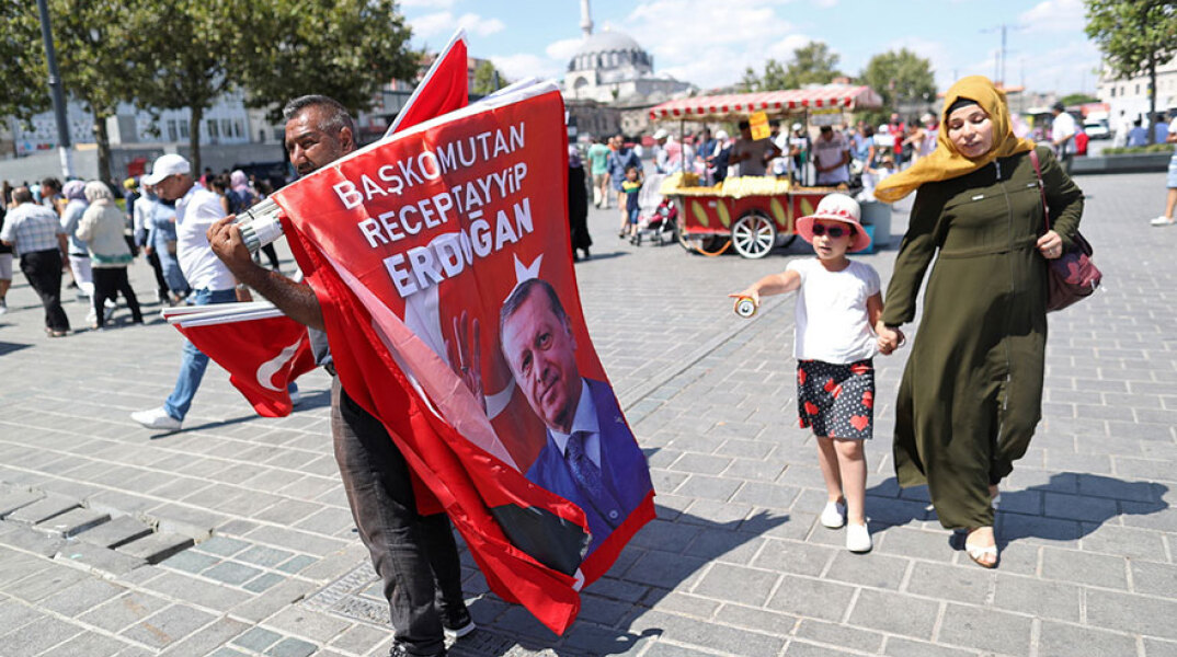 Σημαία με τον Ρετζέπ Ταγίπ Ερντογάν