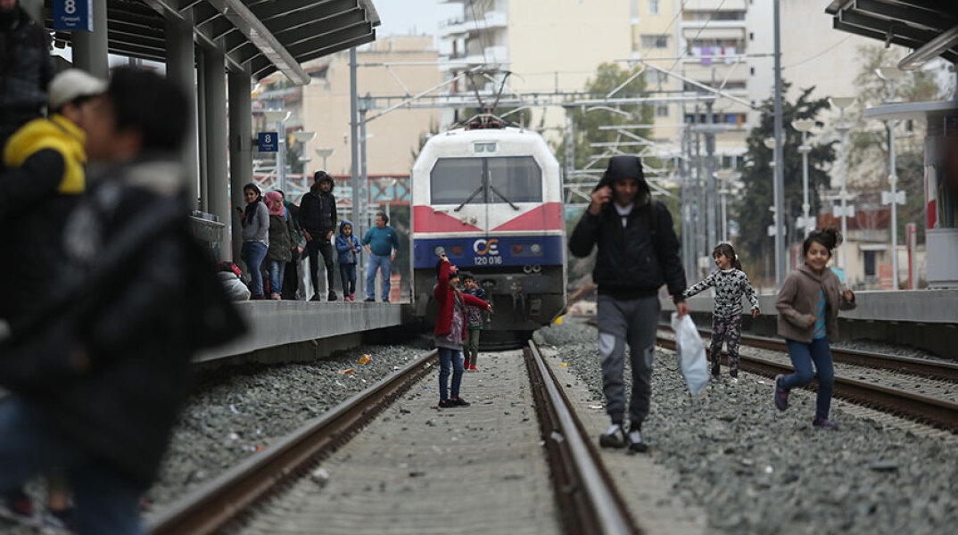 stathmoslarissis-prosfyges2