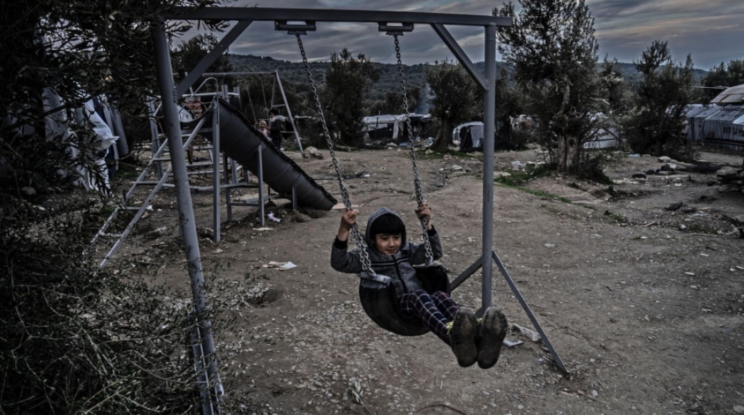 Προσφυγόπουλο στη Μόρια