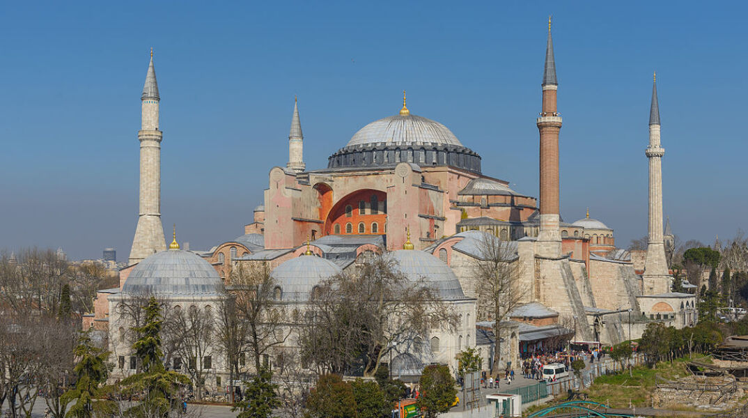 hagia_sophia_mars_2013.jpg