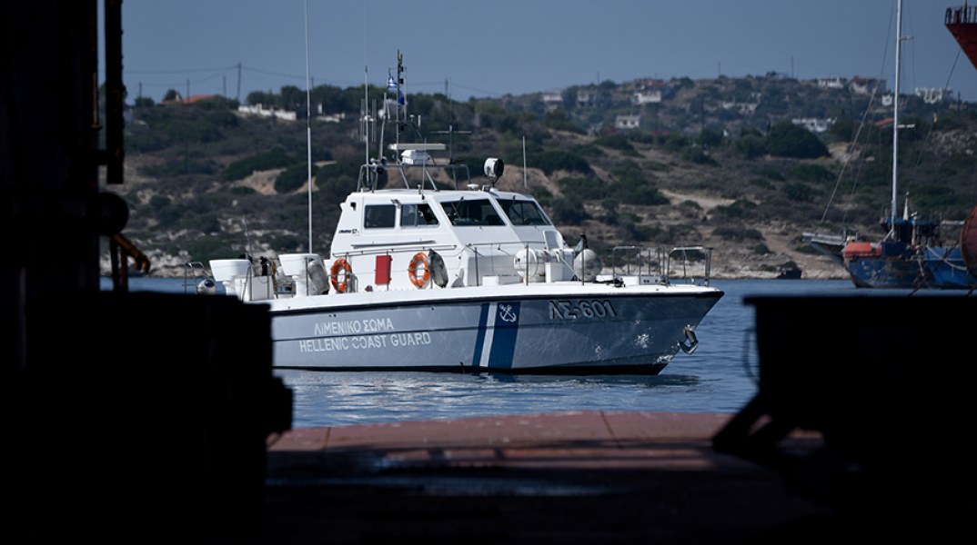 Πλωτό σκάφος του Λιμενικού Σώματος