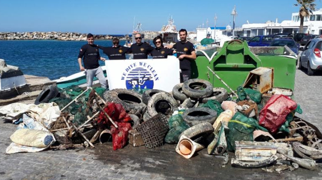 Βυθός... χωματερή στη Νάουσα Πάρου