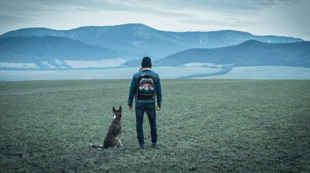 Με άλλο πρόσωπο (Mug)