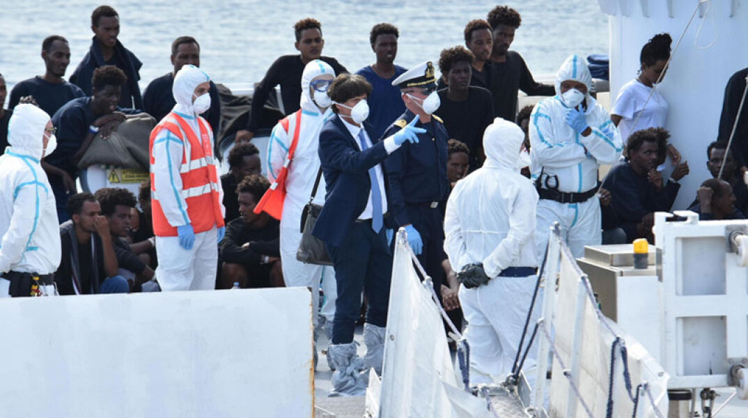 Λαμπεντούζα - Μετανάστες