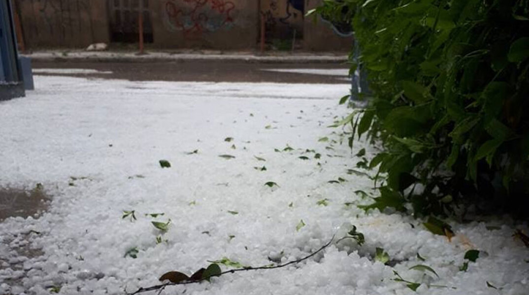 Χαλάζι στο κέντρο της Αθήνας
