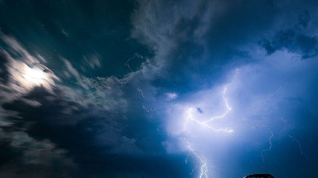 11.000 κεραυνοί σε όλη την Ελλάδα