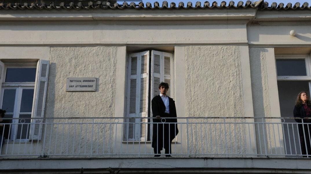 Ιόλη Ανδρεάδη και Άρης Ασπρούλης «Στη μνήμη ενός μικρού παιδιού»