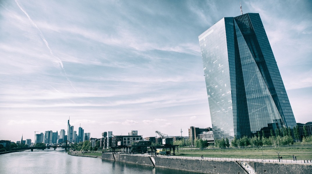 frankfurt-2251537_1280.jpg