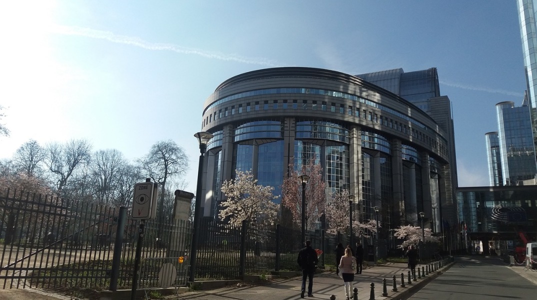 european-parliament-2697647_1280.jpg