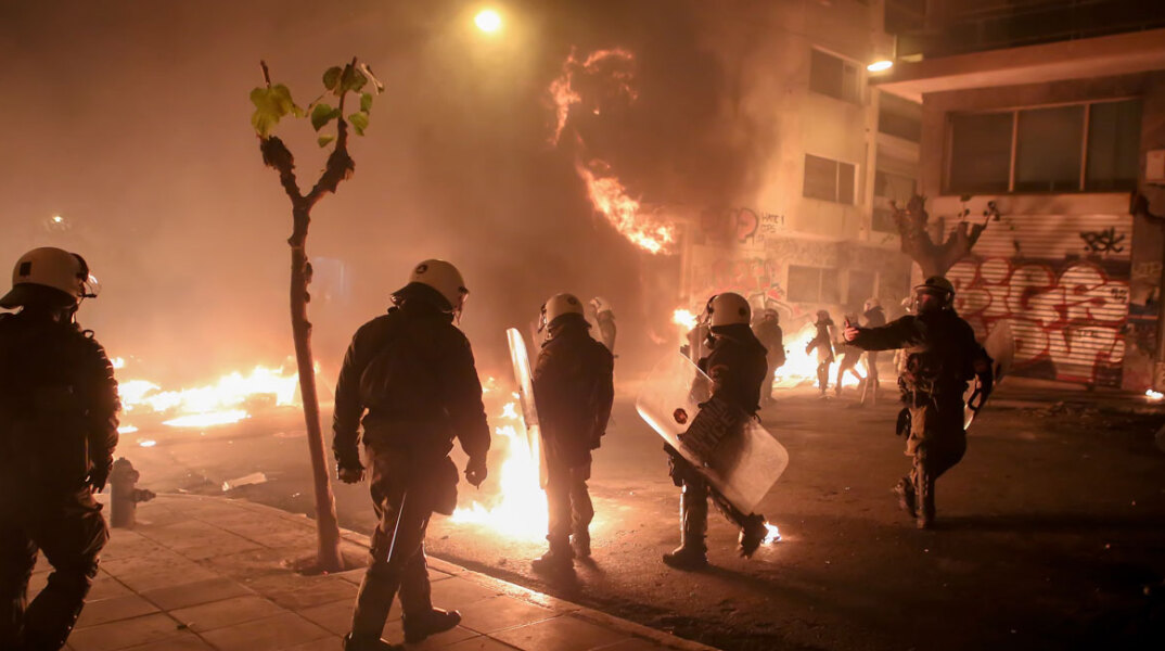 ΕΠΕΙΣΟΔΙΑ ΣΤΗΝ ΑΘΗΝΑ ΜΕΤΑ ΤΗΝ ΠΟΡΕΙΑ ΤΩΝ ΑΝΤΙΕΞΟΥΣΙΑΣΤΩΝ ΣΤΗ ΜΝΗΜΗ ΤΟΥ ΑΛΕΞΗ ΓΡΗΓΟΡΟΠΟΥΛΟΥ