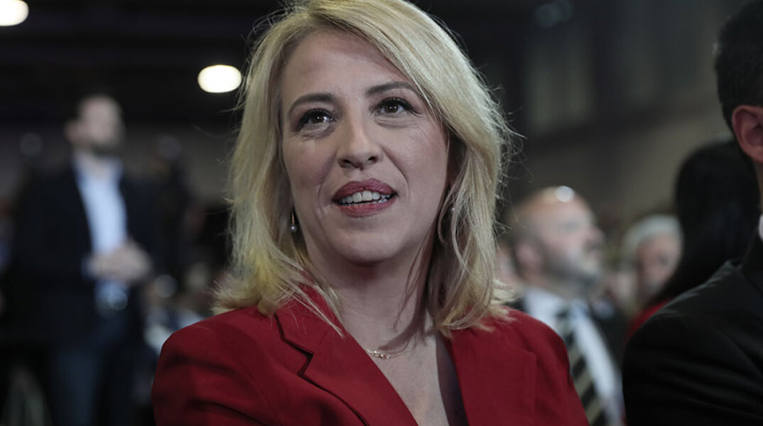 Ρένα Δούρου