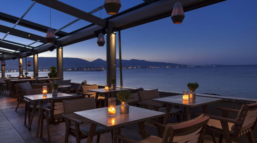 Istioploikos all-day café bar restaurant