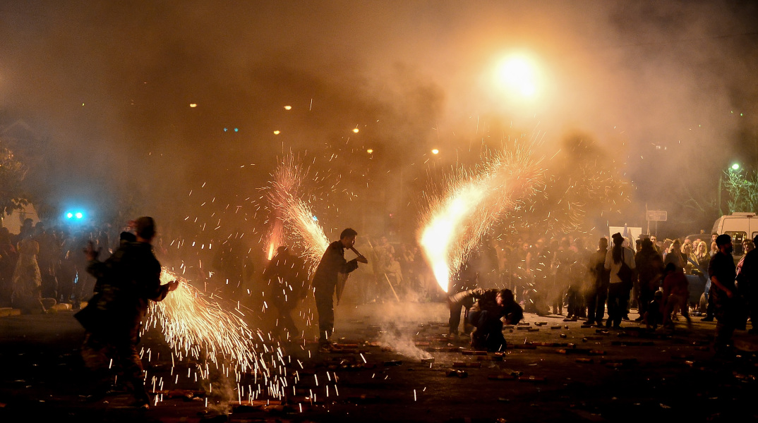 Επικίνδυνα και για τα μάτια μας τα πυροτεχνήματα του Πάσχα