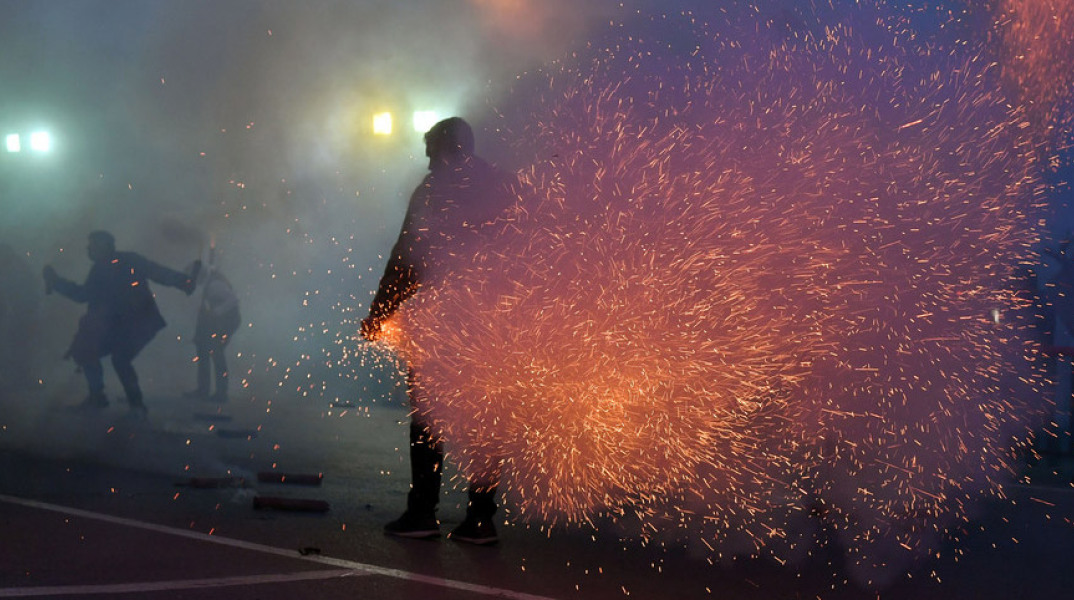 Τραγωδία στην Καλαμάτα -  Σαϊτοπόλεμος