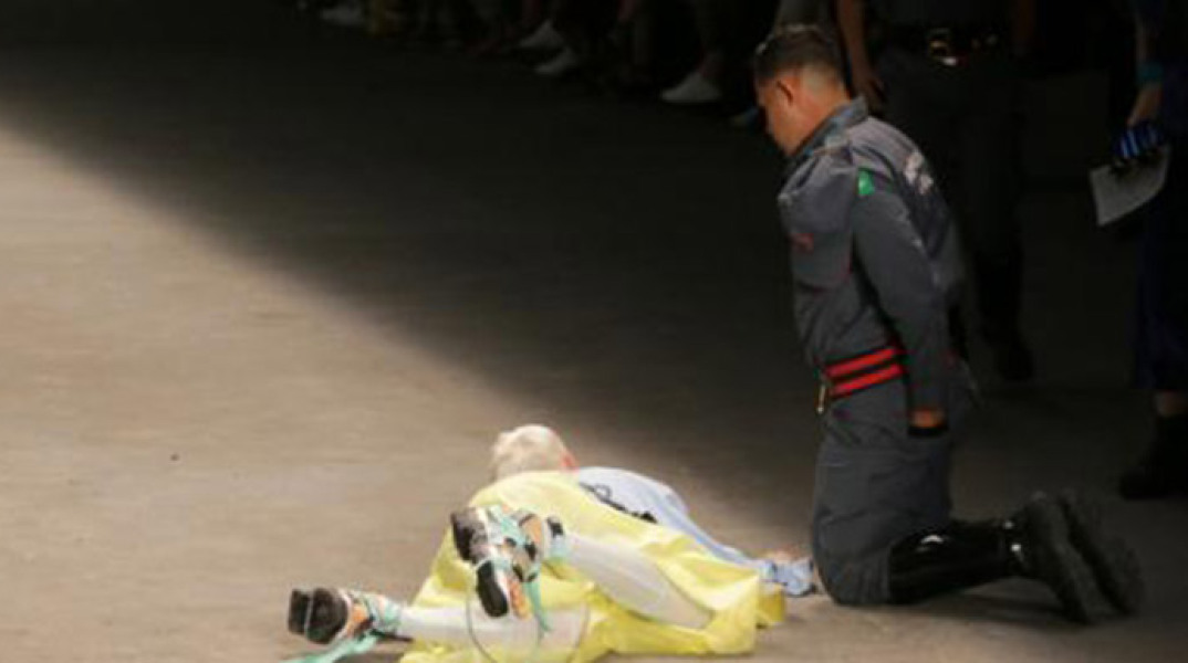 Ο 26χρονος Tales Soares  κατέρρευσε στην πασαρέλα