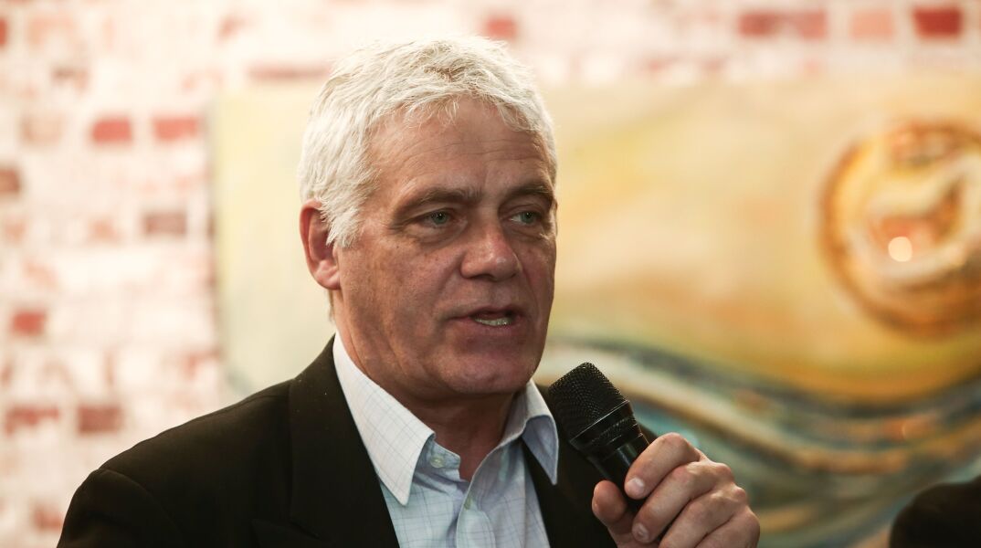 Την υποψηφιότητά του αποσύρει από την Αθήνα ο Γιάννης Τσιρώνης 