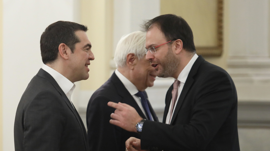 Νέος υπουργός Τουρισμού ο Θεοχαρόπουλος, live your myth in Syriza, λέει η ΝΔ