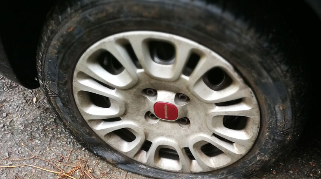 Σκασμένο λάστιχο