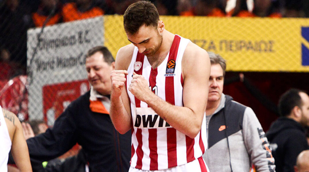 Νίκολα Μιλουτίνοφ