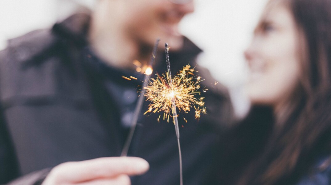 sparkler-couple.jpg