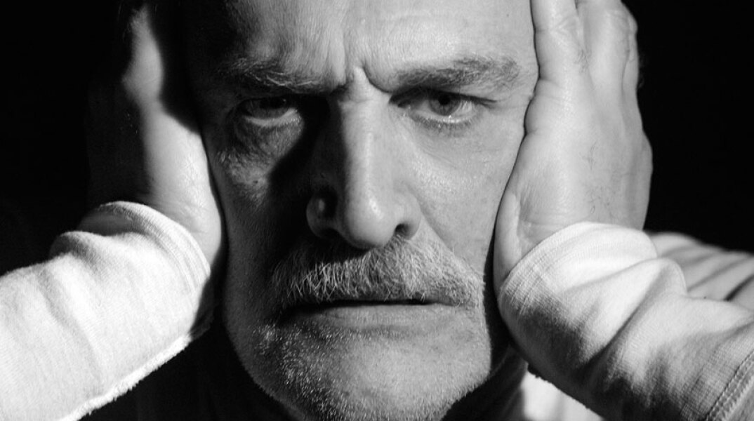 «Το Τέλος» του Σάμουελ Μπέκετ, με τον Δημήτρη Καταλειφό, σε σκηνοθεσία Γιώργου Σκεύα, στο θέατρο Εμπορικόν