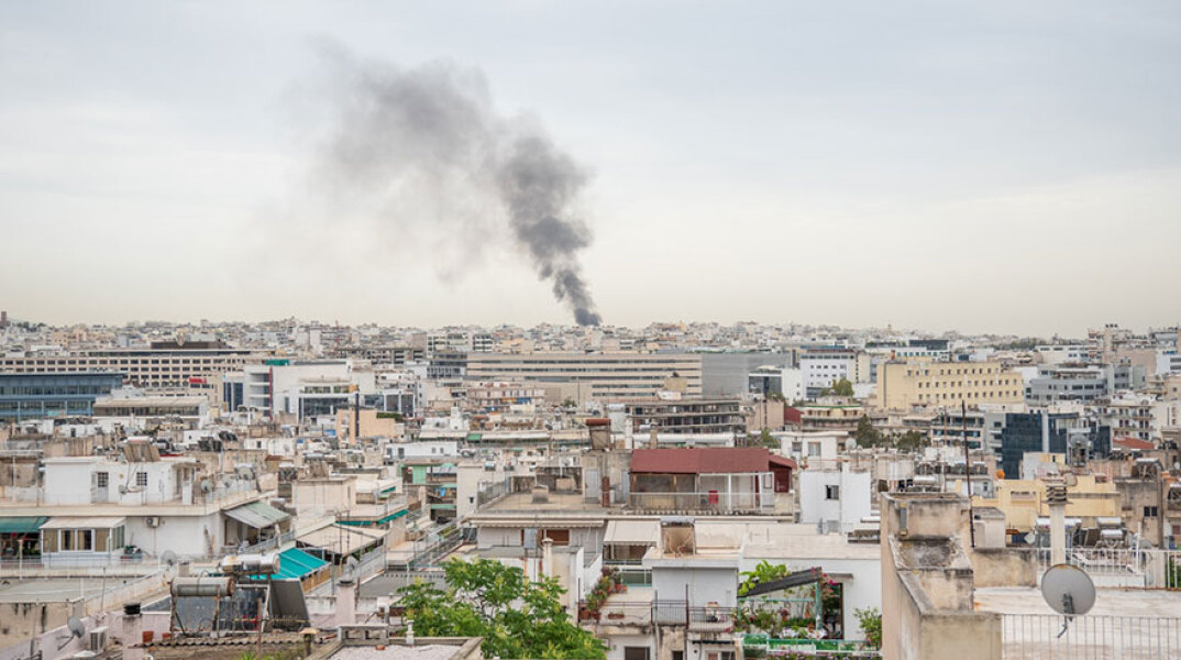 Φωτιά στη Νέα Σμύρνη