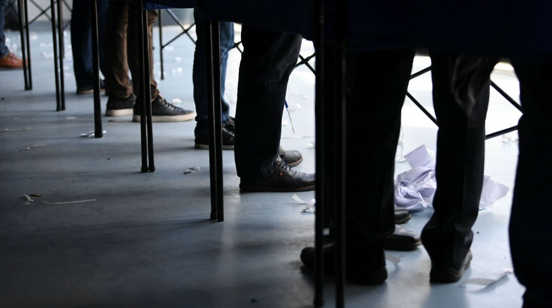 Διευκρινήσεις για το πού ψηφίζουν οι ετεροδημότες 