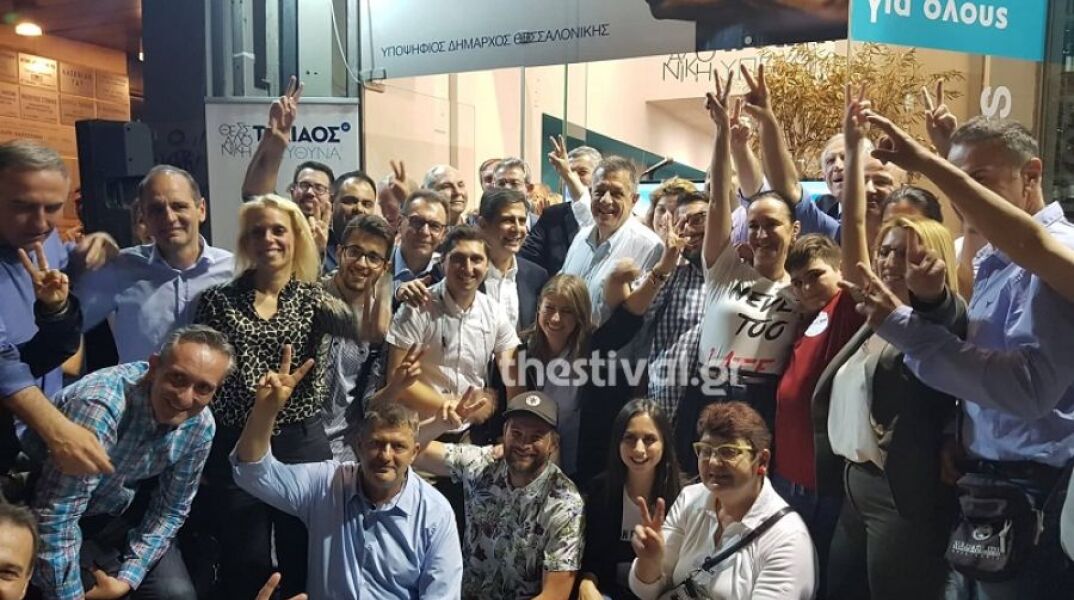 Πανηγυρικό κλίμα στο εκλογικό κέντρου του Ν. Ταχνιάου