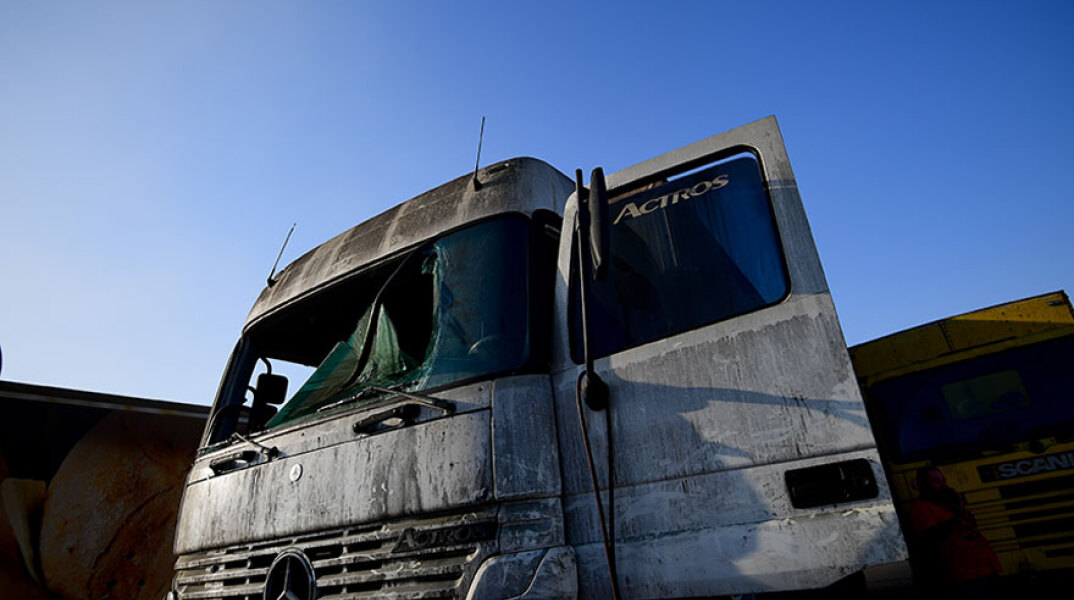 Καμένο φορτηγό