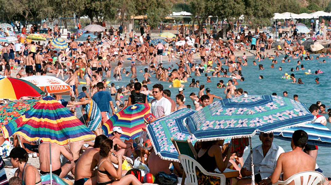 Άλιμος παραλία με καύσωνα