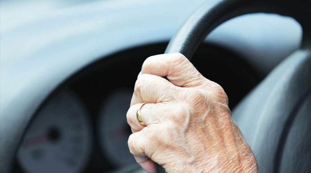 Ηλικιωμένος οδηγός