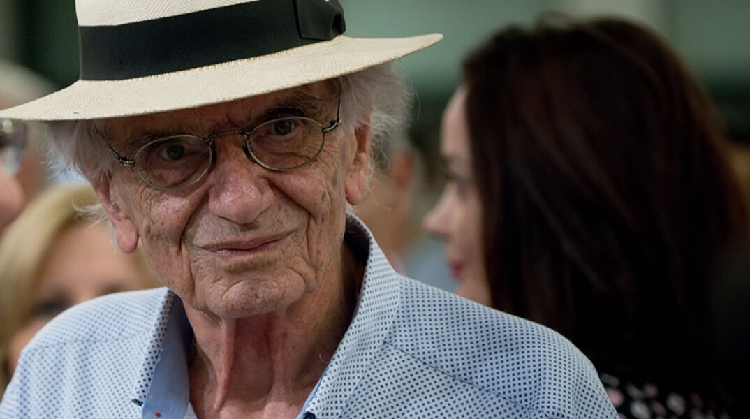 Βασίλης Βασιλικός