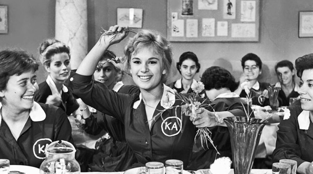 Αλίκη Βουγιουκλάκη - Το ξύλο βγήκε από τον Παράδεισο  